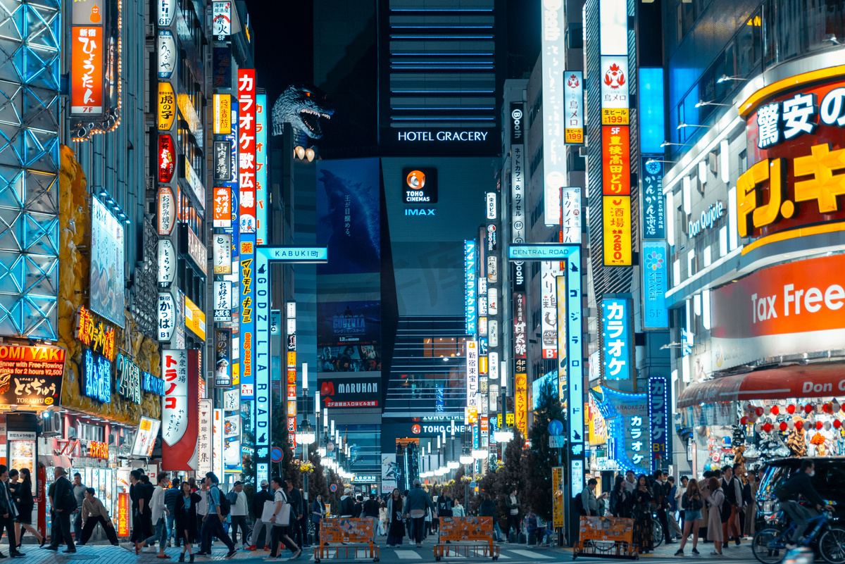 日本日系新宿霓虹灯夜晚繁华摄影图图片