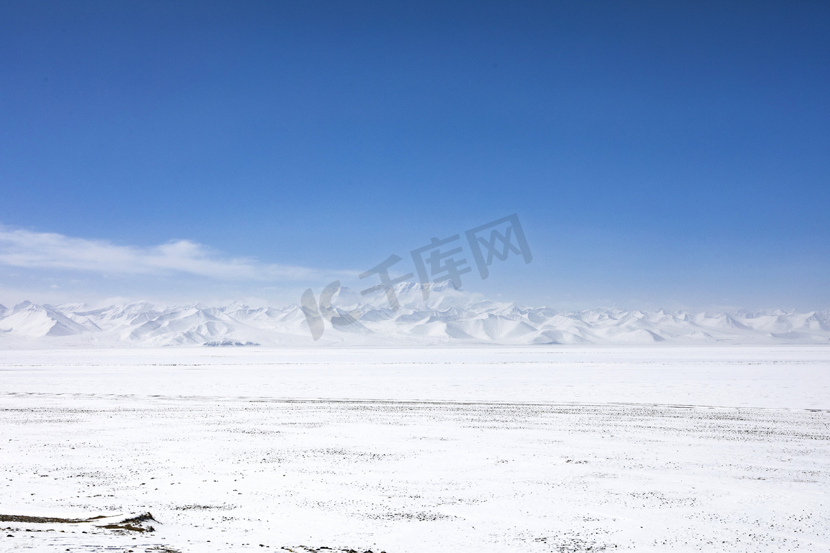 雪山和大地摄影图图片