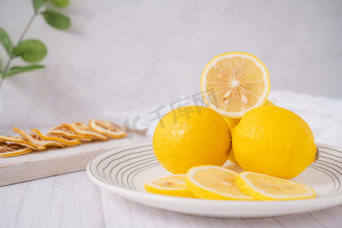 鲜果营养健康柠檬水果摄影图配图图片