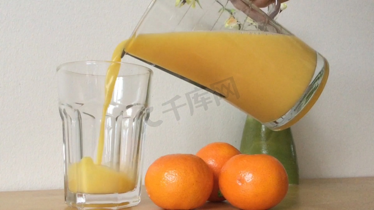 橙汁橙子唯美高清倒橙汁图片