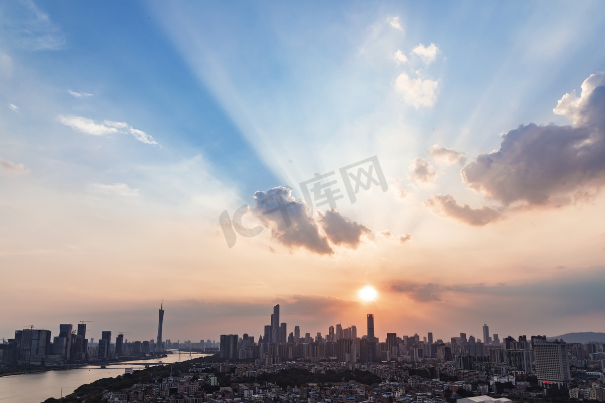 广州日落耶稣光天空摄影图配图图片
