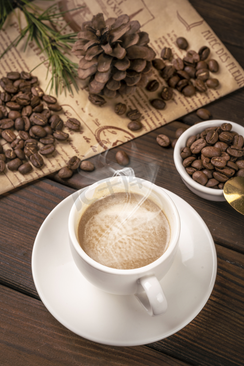 香浓咖啡与咖啡豆原材料食材摄影图配图图片