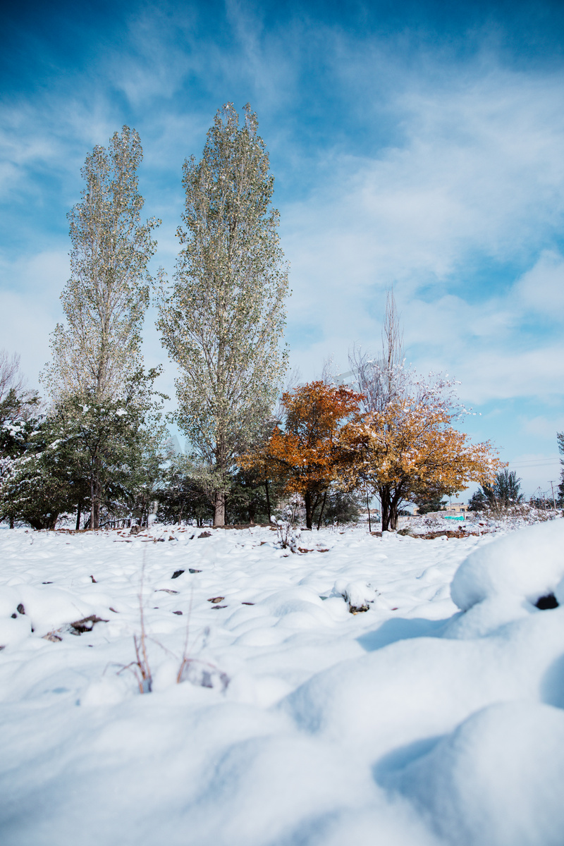 雪山白天新疆风光户外无摄影图配图图片