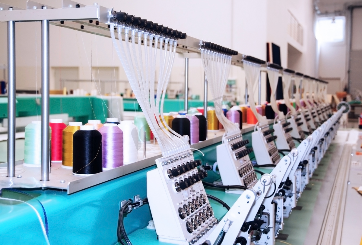 纺织：工业绣花机图片