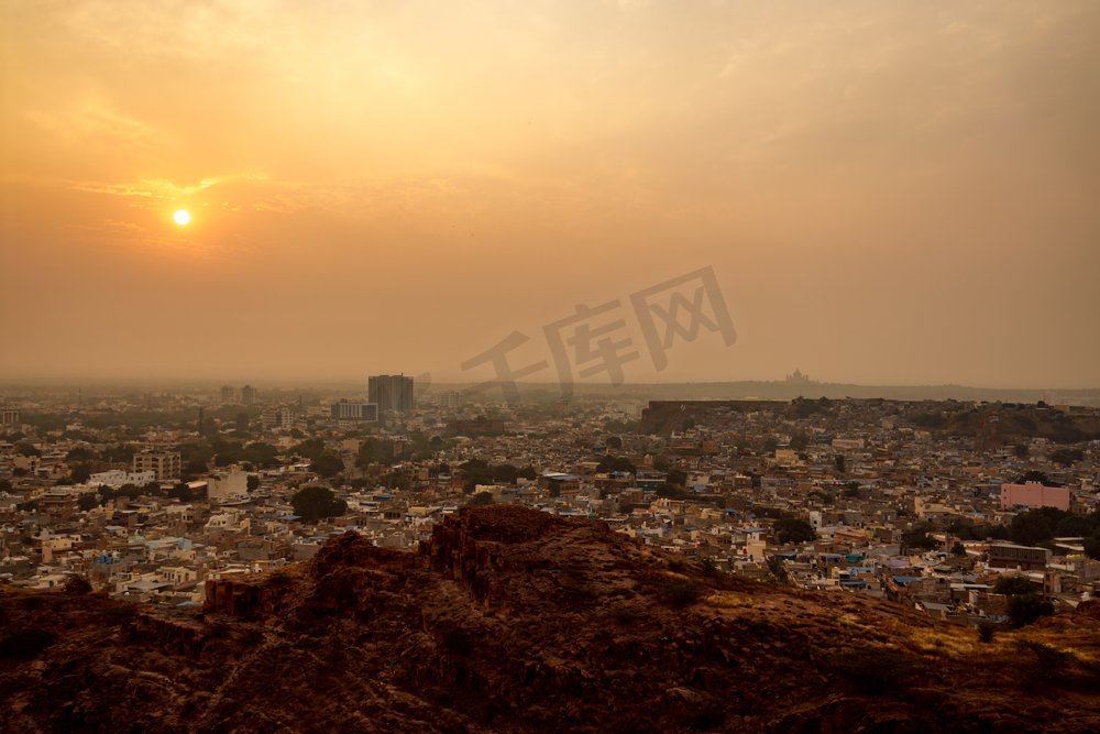 焦特布尔(也是蓝色城市)是印度拉贾斯坦邦的第二大城市，也是该邦的第二大大都市。图片