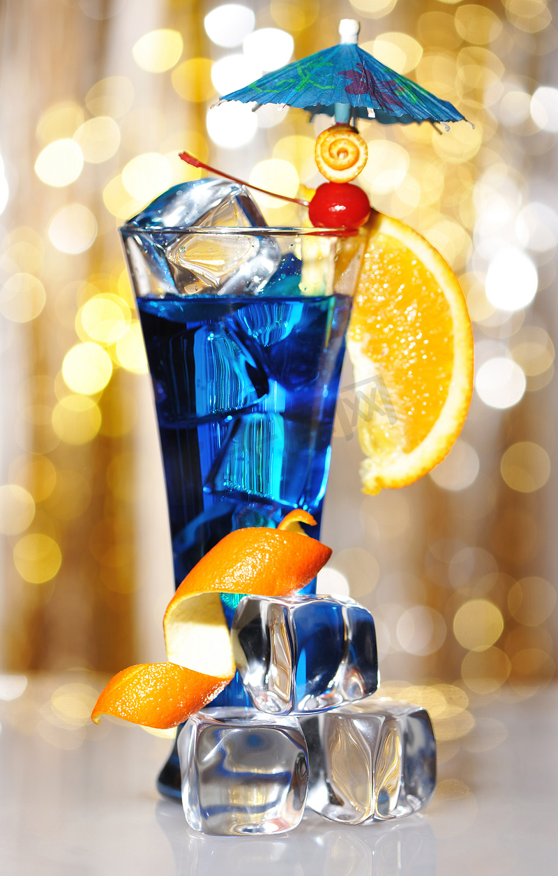 蓝柑鸡尾酒图片