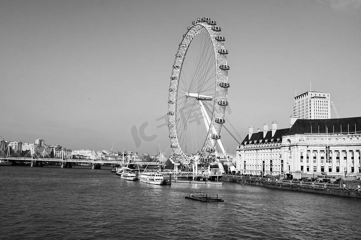 伦敦，英国，2018 年 3 月：伦敦眼的黑白照片图片