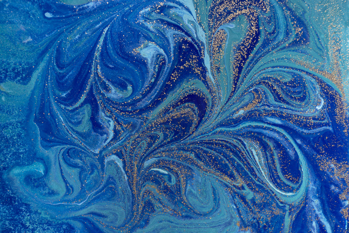 大理石与金色亮片蓝色抽象背景。液体的大理石墨迹模式.图片