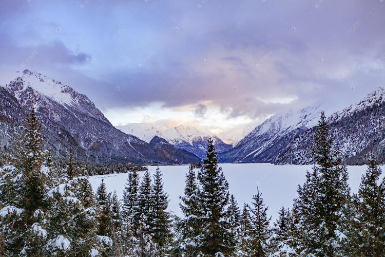 雪山风景摄影图