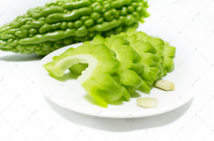 蔬菜苦瓜摄影图