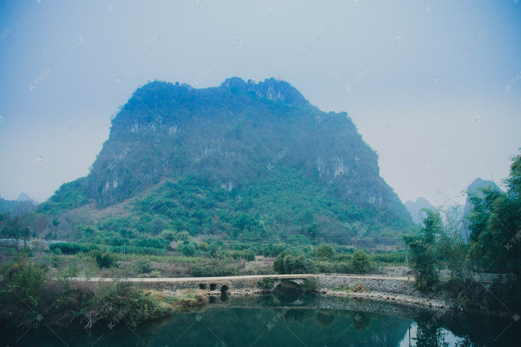 桂林山水竹林摄影图