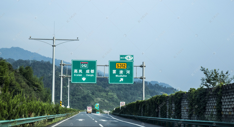 高速路标识牌摄影图