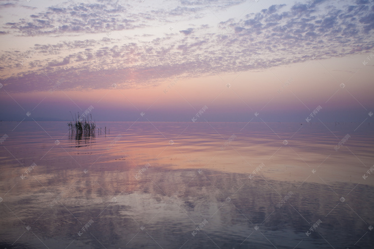 太湖日出摄影图