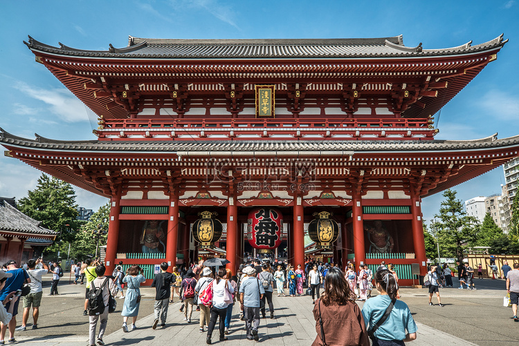 东京浅草寺的前厅摄影图