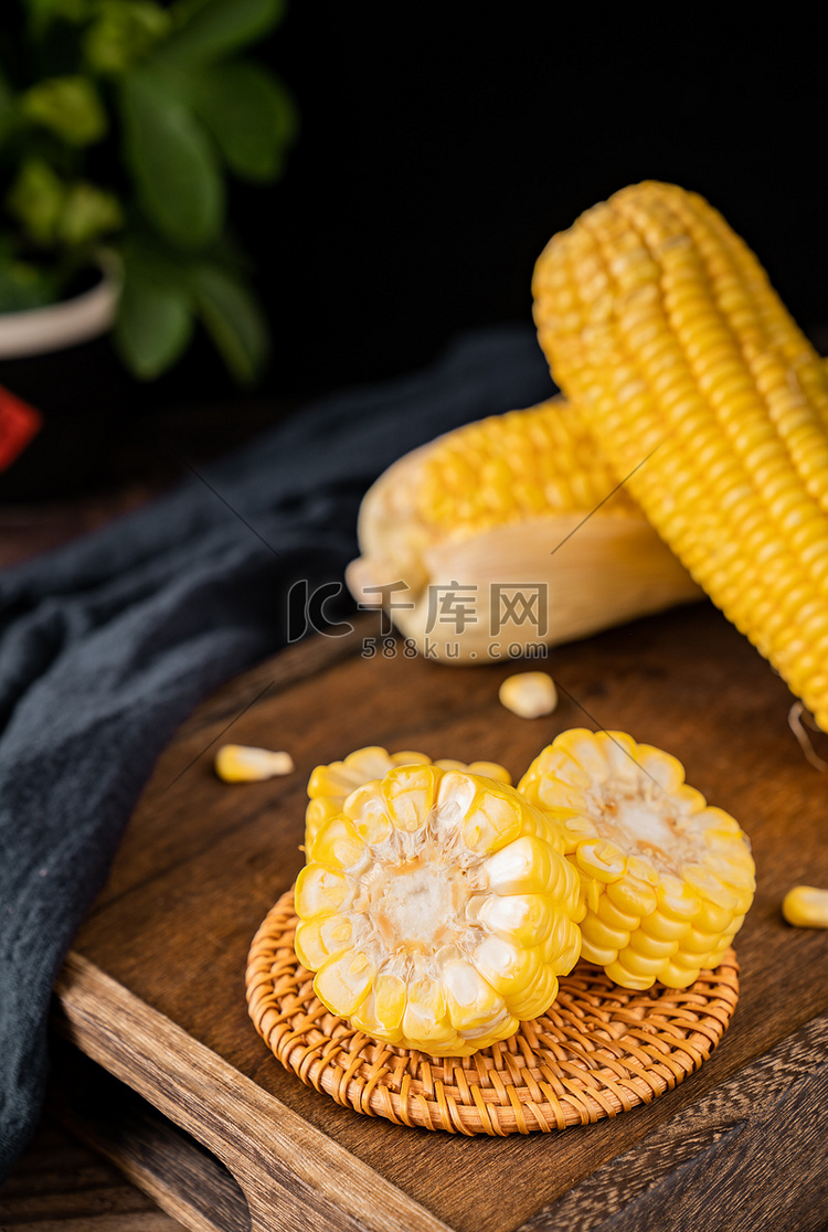 营养食材甜玉米新鲜食品摄影图配