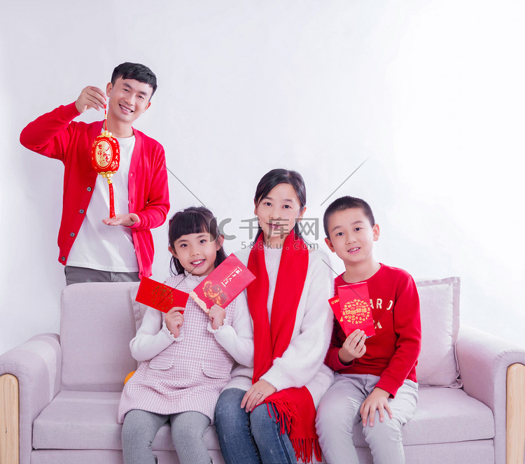 新年红包全家福二胎春节摄影图配