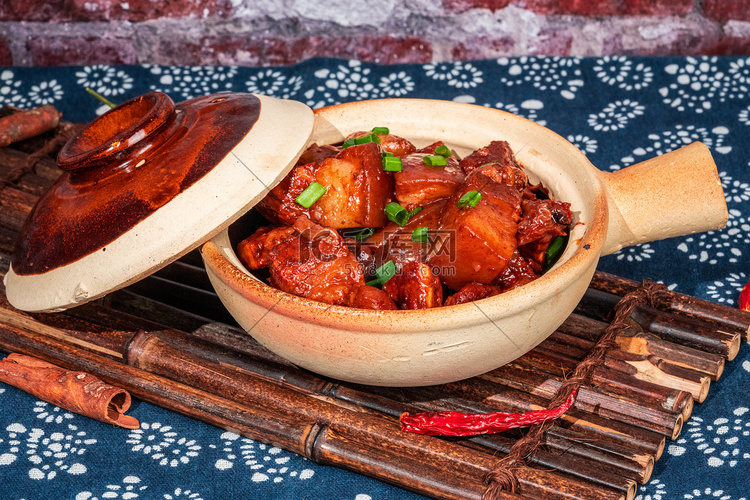 餐饮美食砂锅红烧肉