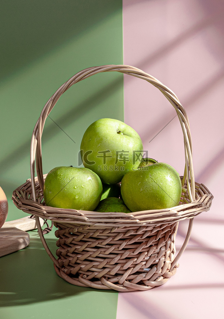 绿色水果白昼水果篮中的苹果室内