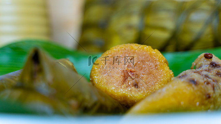肉粽端午节传统小吃尖粽粽子摄影