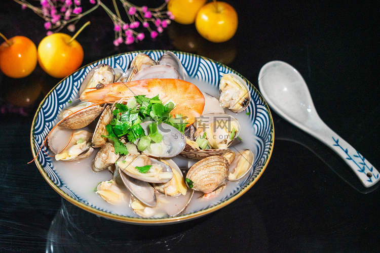 海鲜汤白天蛤蜊室内鲜虾摄影图配