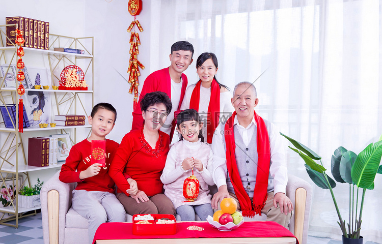 春节过年家庭合影一家人人像摄影
