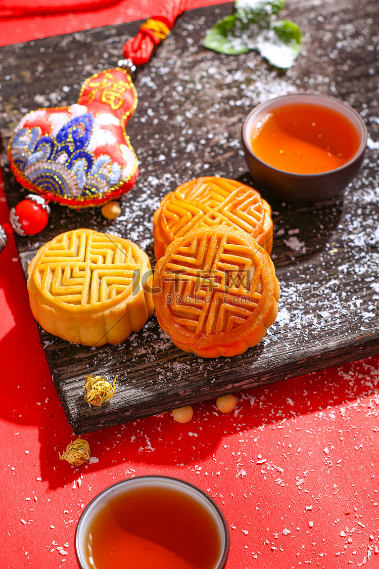 传统美食中秋佳节月饼中秋团圆红