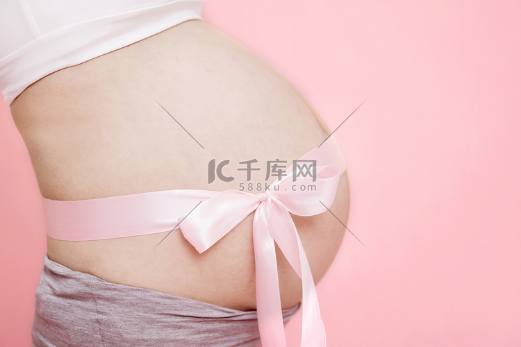 妈妈孕妇三胎礼物孕妇摄影图配图