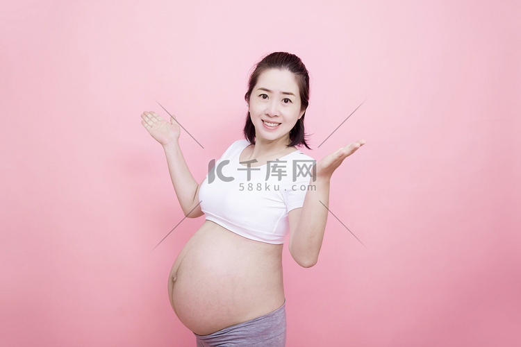 三胎妈妈孕妈咪人像孕妇摄影图配