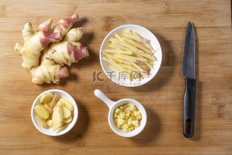 蔬菜原料生姜桌上碗里摄影图配图