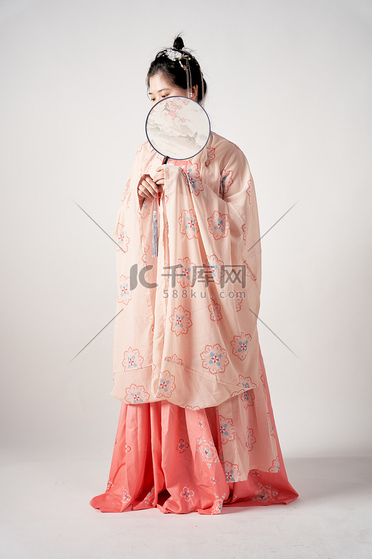 国潮传统文化古风汉服团扇遮面摄