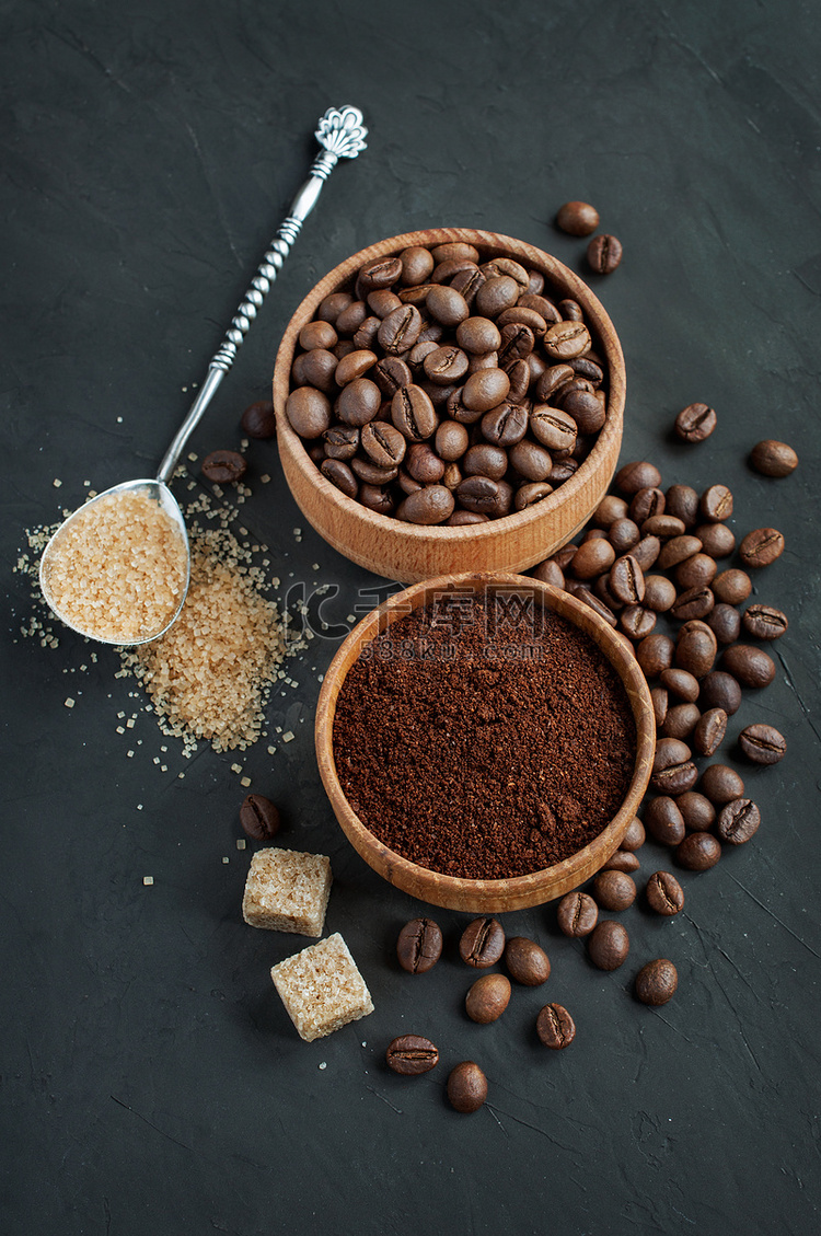 咖啡豆和碎咖啡