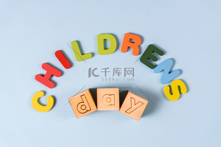 原木安全儿童节字母积木玩具摄影
