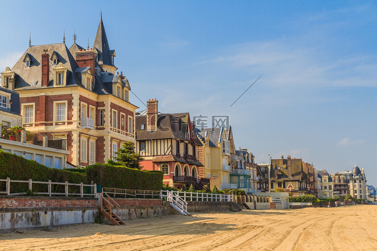 特卢维尔 sur mer 海滨