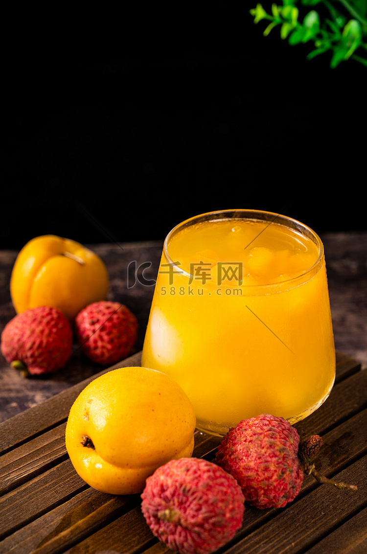 果汁饮品夏日鲜果水果茶摄影图配
