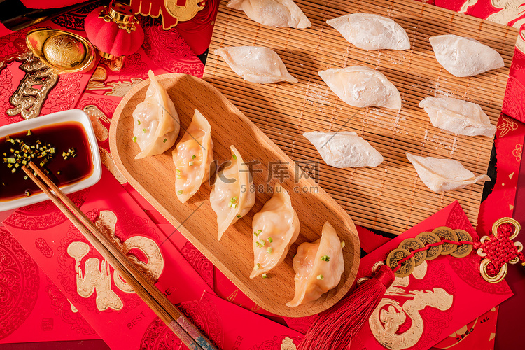 美食饺子新年摄影图