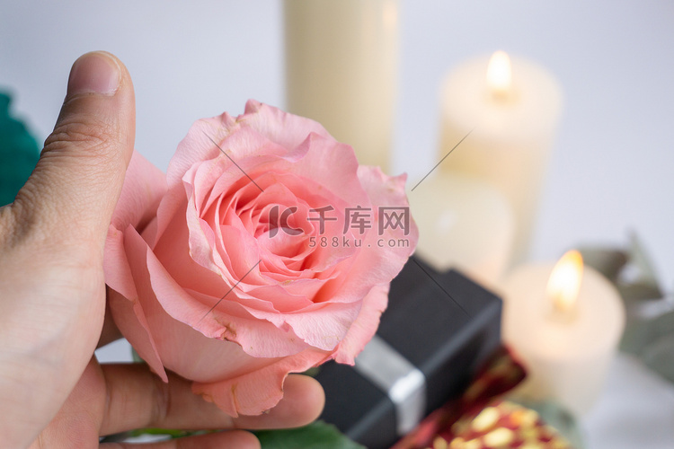 鲜花玫瑰庆祝节日布置礼品氛围蜡