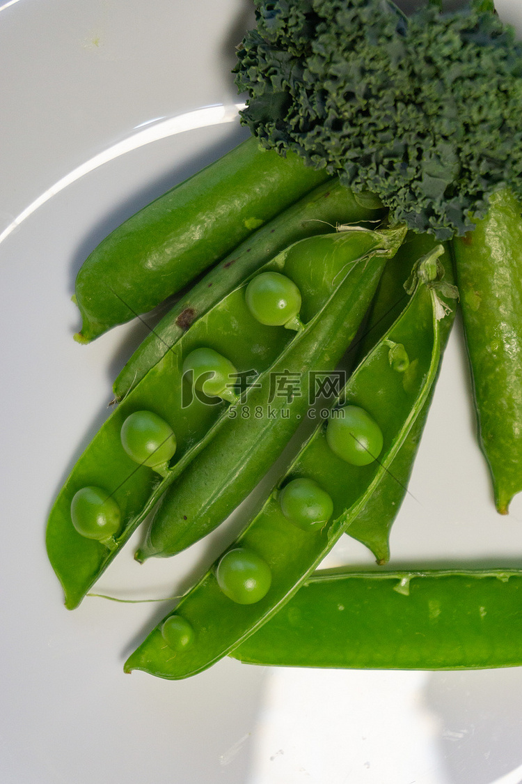 豌豆意面甘蓝绿色西餐美食食物谱