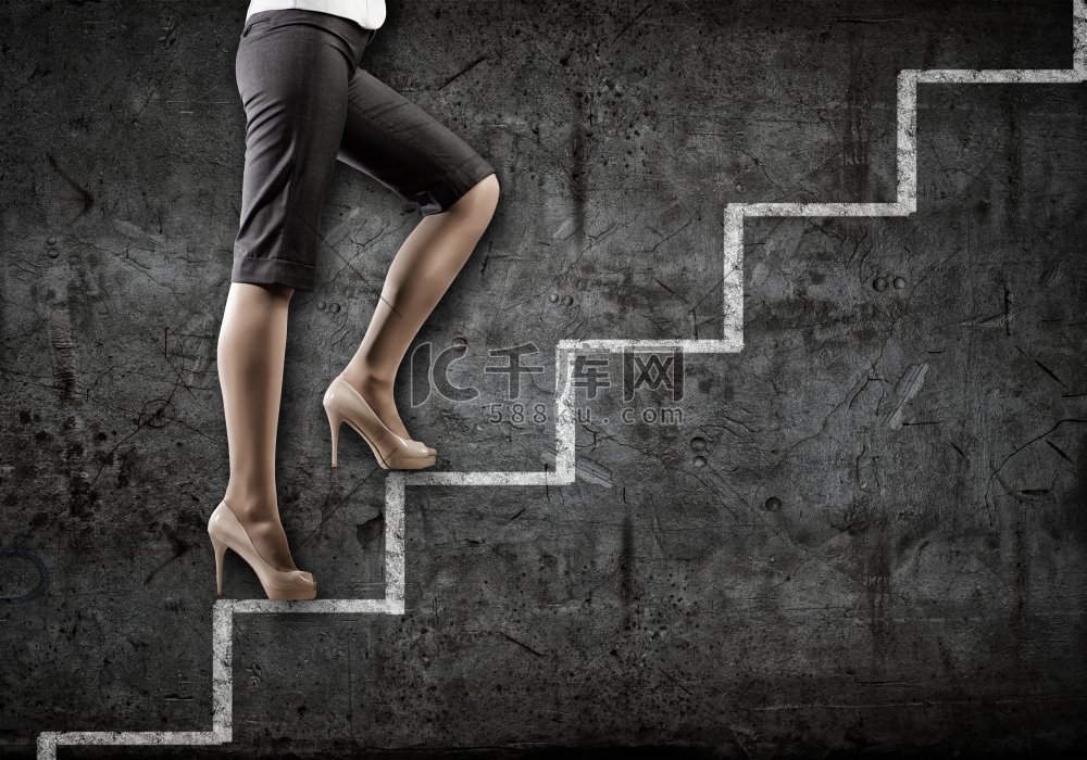 梦见自己穿高跟鞋上楼梯,攀登与挑战的象征 梦见自己穿高跟鞋上楼梯,攀登与挑战的象征