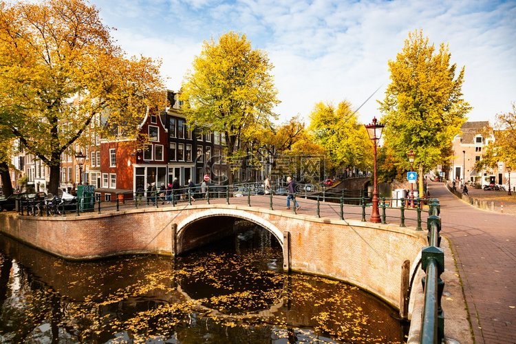 荷兰阿姆斯特丹美丽的运河和传统