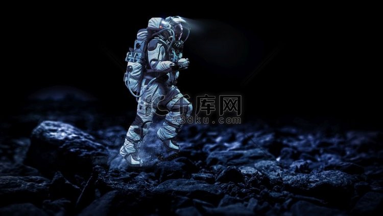 穿着宇航服的宇航员在行星表面运