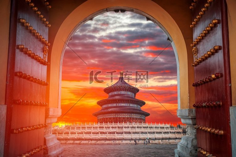 天坛是北京市中心的一座寺庙和寺