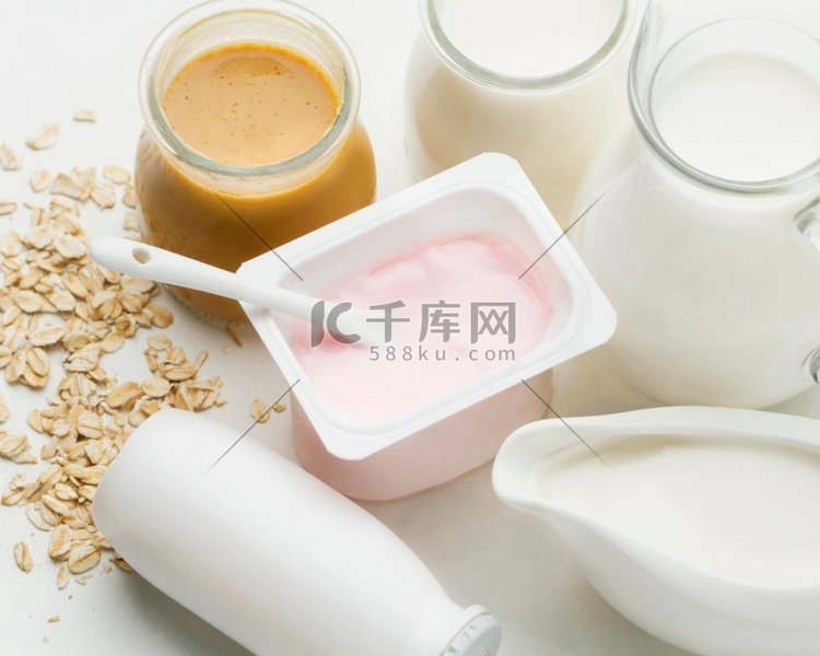 新鲜酸奶有机牛奶高分辨率照片。