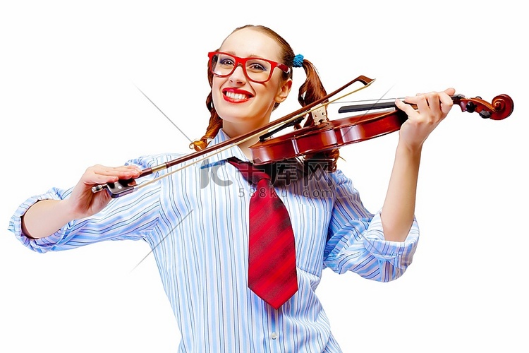 年轻女小提琴家