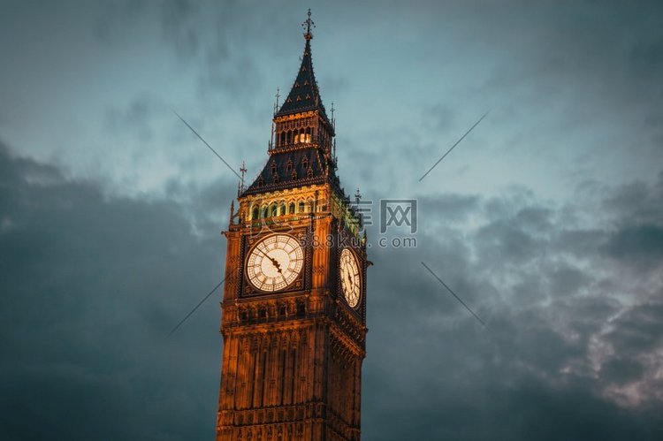 伦敦大本钟和威斯敏斯特宫的夜晚