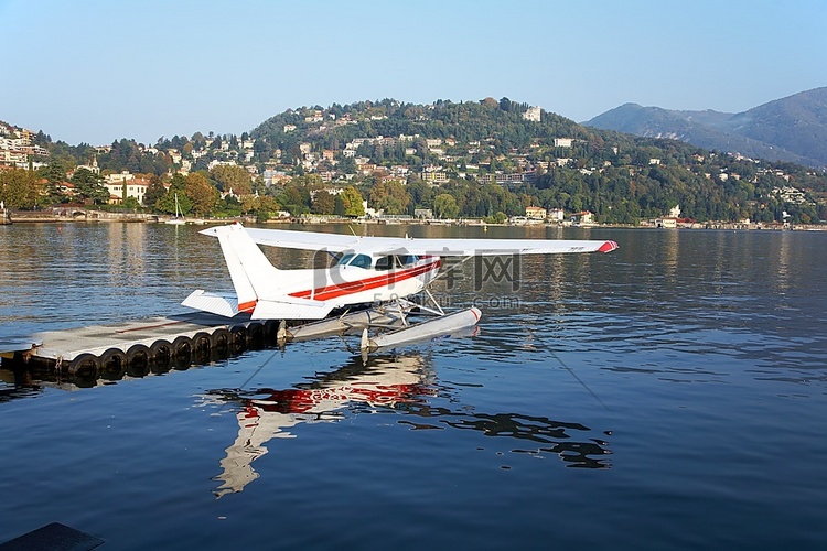 停放的水上飞机，意大利科莫湖，