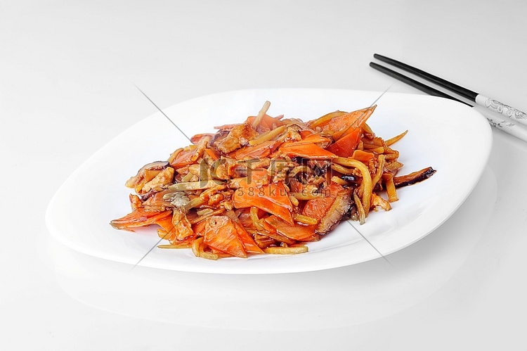 清蒸蔬菜配肉。中式烹饪