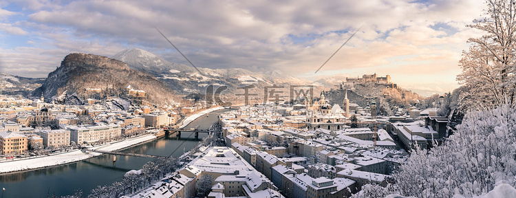 萨尔茨堡全景在冬天：多雪的历史