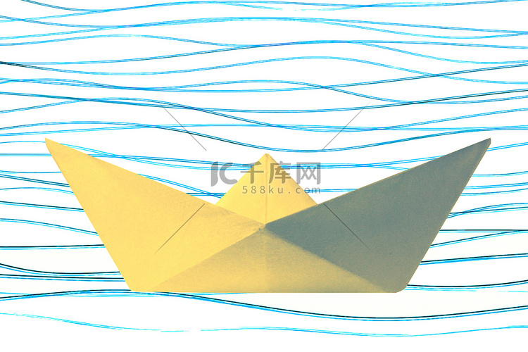 水上纸船，概念