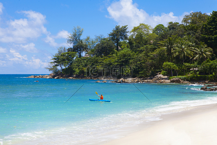 普吉岛安达曼海的热带海滩风光，