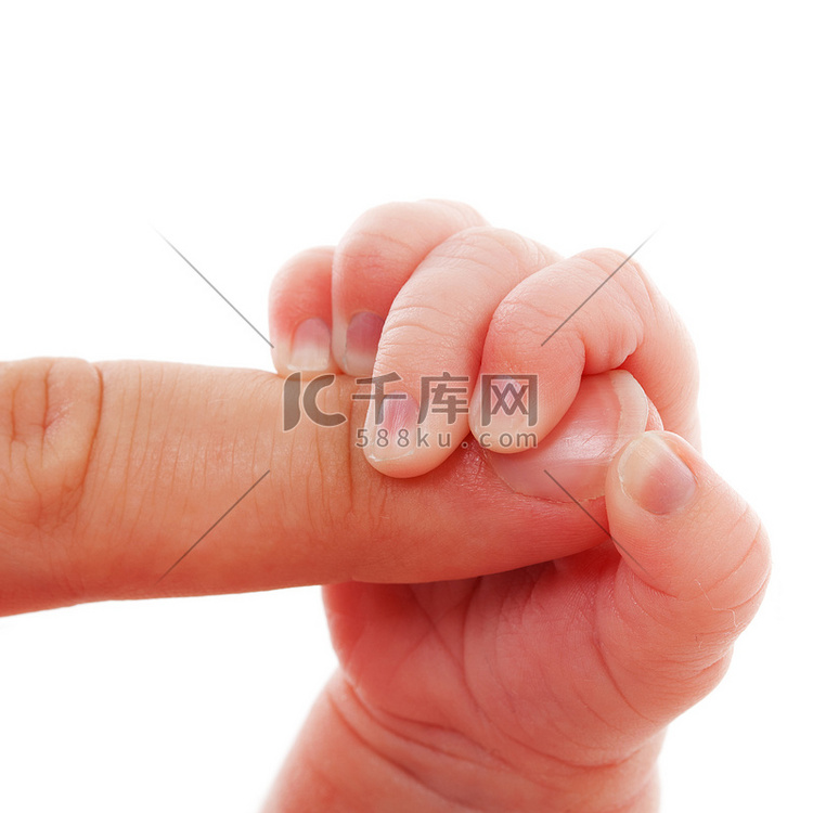 宝宝握着妈妈的手指